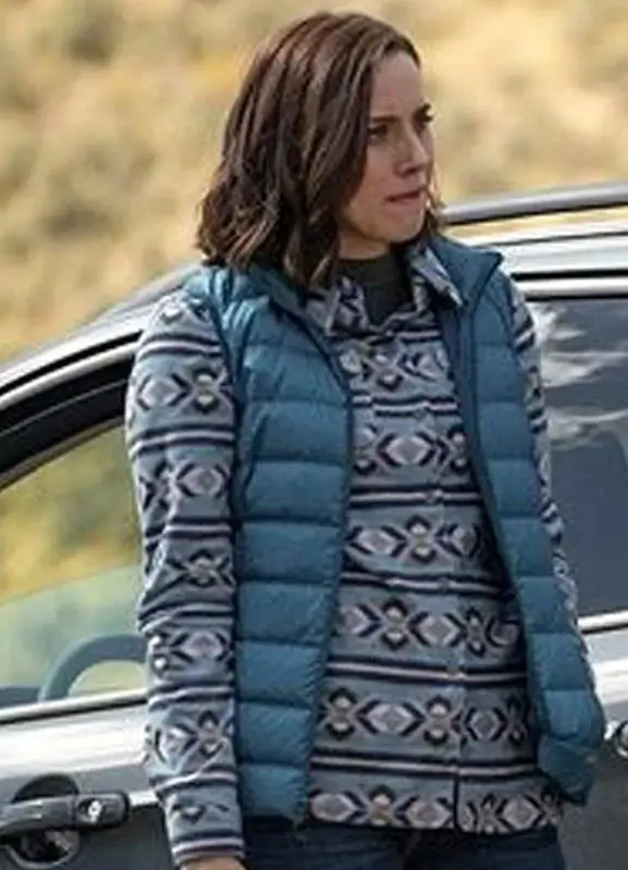 Yellowstone-Lynelle-Perry-Puffy-Vest-Yellowstone-Tv-Jacket-Display